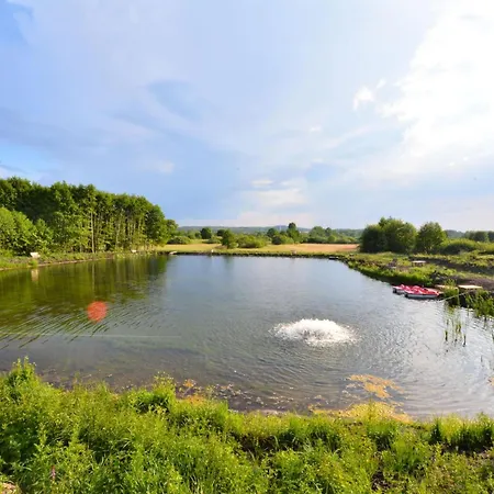 Comfortable Xxl By The Pond Paproty